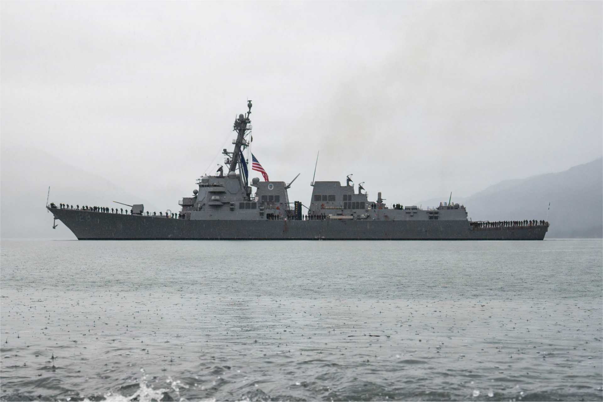The U.S. Navy is strengthening its surface fleet with USS Ted Stevens (DDG 128), a Flight III Arleigh Burke-class destroyer equipped with the AN/SPY-6(V)1 radar and Aegis Baseline 10 combat system. The ship expands U.S. naval air and missile defense capacity against ballistic missiles, cruise missiles, aircraft and unmanned aerial threats as it enters active service on October 3, 2026.