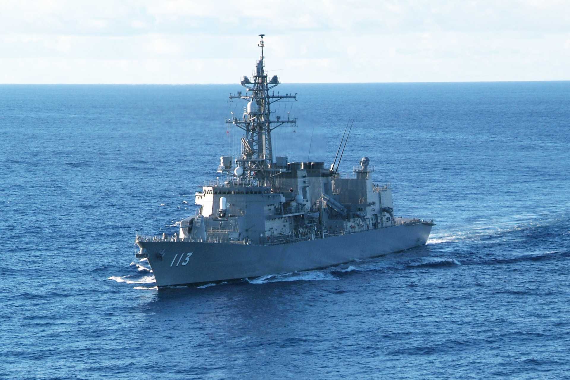 The Takanami-class delivers an ideal balance of modern surface firepower and improved chronological life margin compared to the Murasamae or the Akizuki, but still requires Chile to integrate a completely new operational and logistics ecosystem into its fleet. (Japanese MoD)