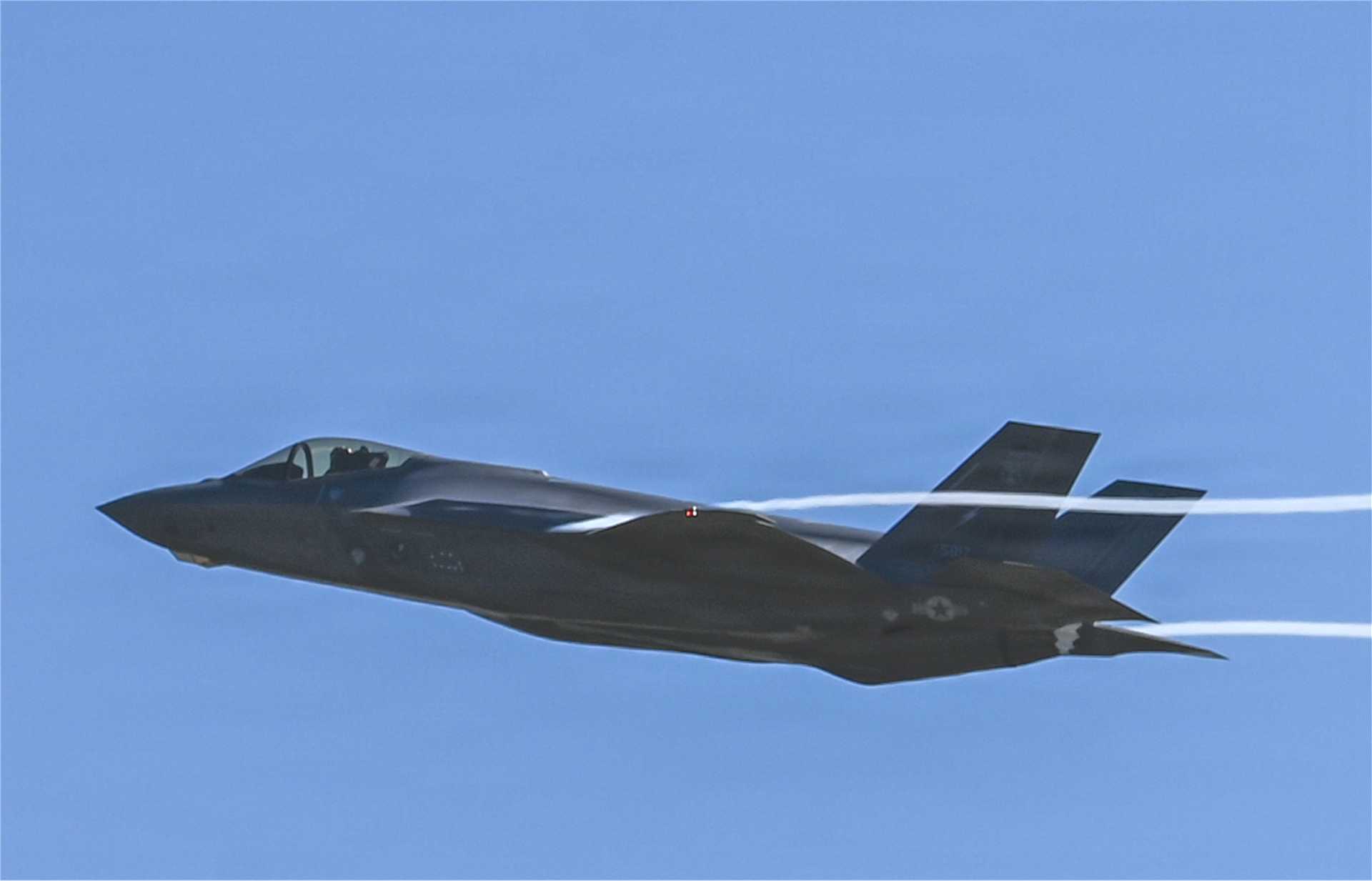 A Massachusetts Air National Guard F-35A Lightning II assigned to the 104th Fighter Wing takes off from Barnes Air National Guard Base in Westfield, Massachusetts. The F-35A replaces the wing’s F-15 Eagle force, strengthening its 24-hour U.S. homeland defense mission while adding a deployable stealth capability for high-threat combat operations overseas.