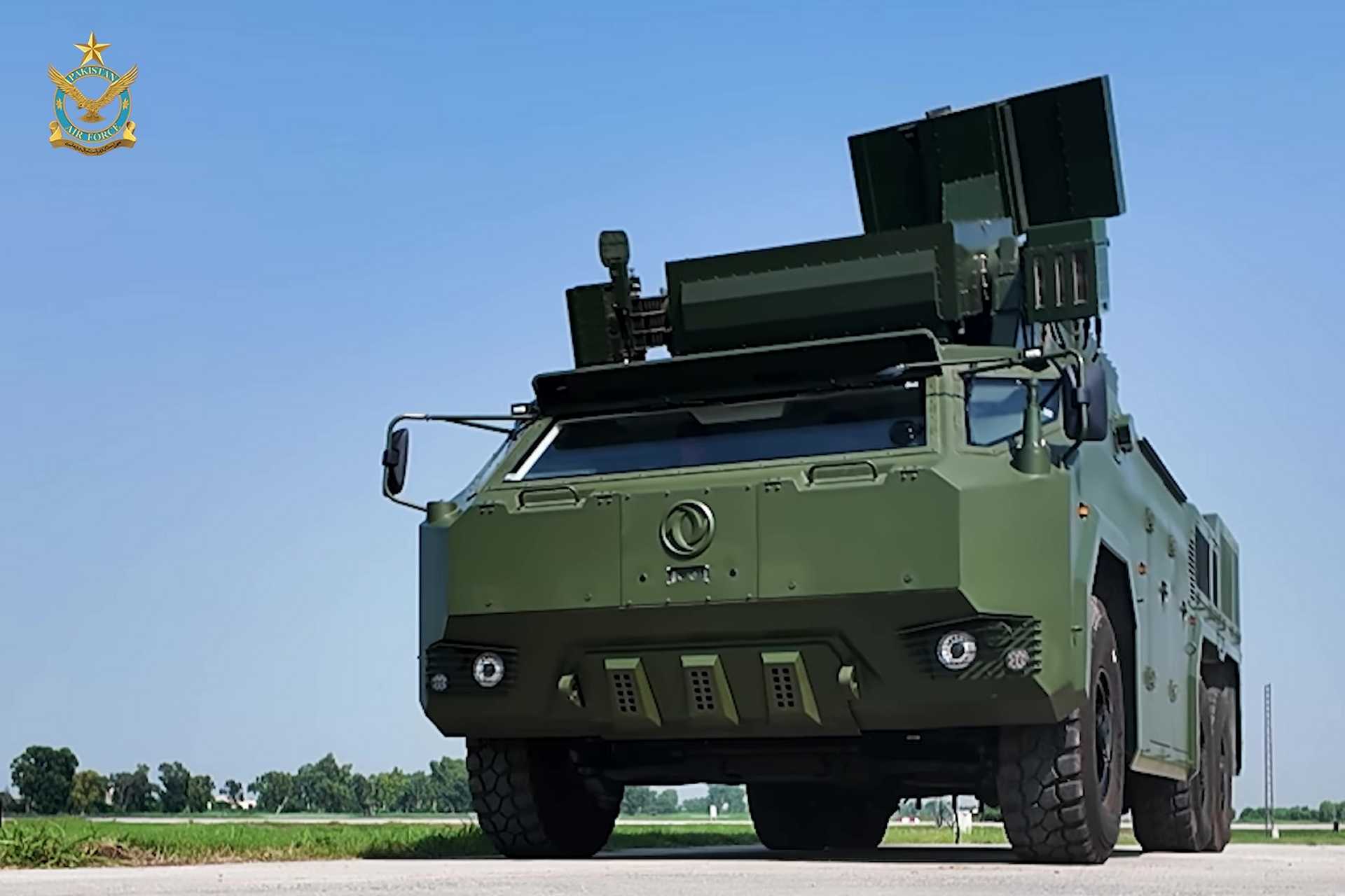 The HQ-17AE can engage non-stealth aircraft between 1.5 and 15 km, stealth aircraft between 1.5 and 9 km, and missiles between 1.5 and 8 km, while each vehicle can guide four missiles against four targets simultaneously at up to 25 km/h. (Picture source: Pakistan Air Force)