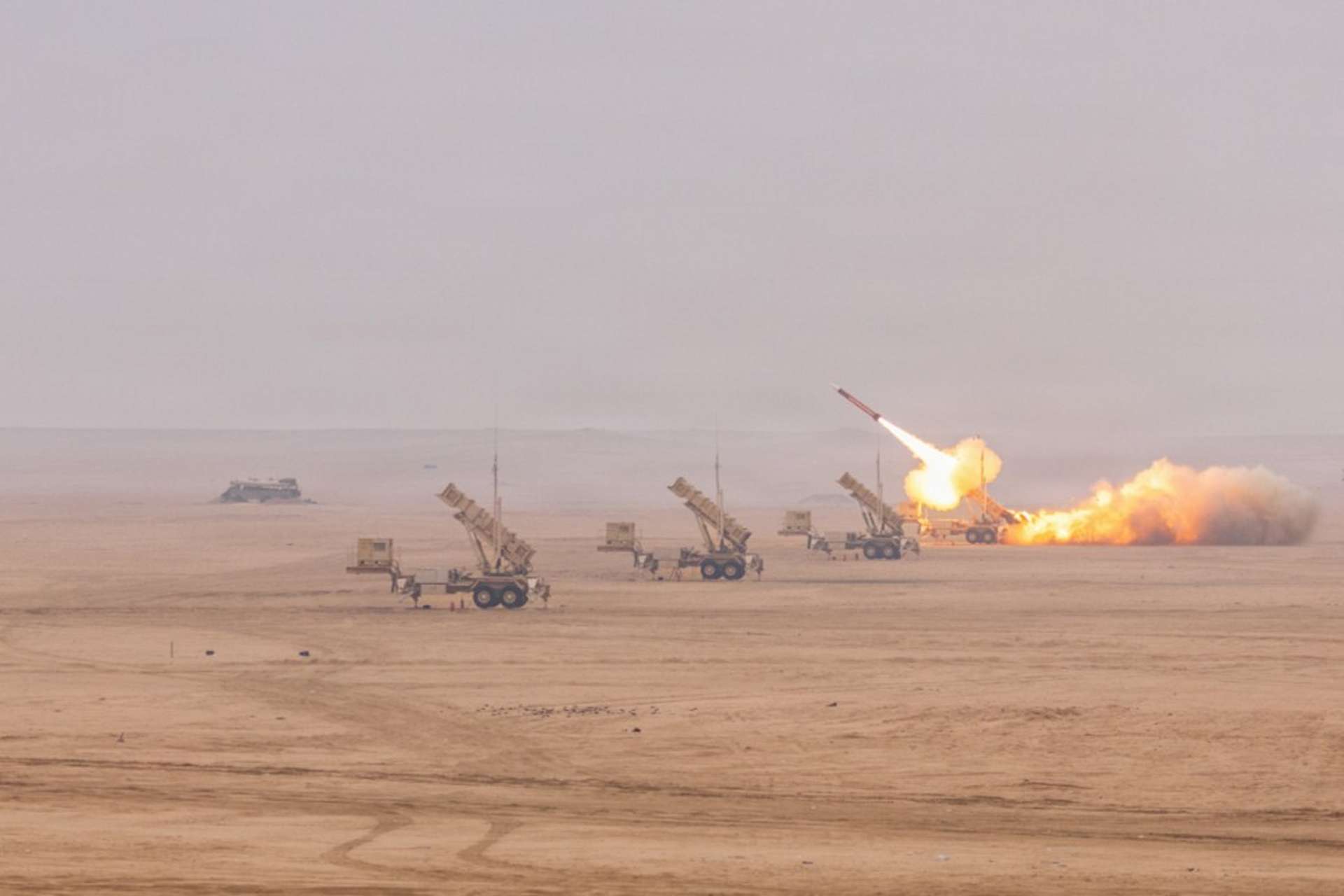 The news highlights how Operation Epic Fury is accelerating Gulf states’ shift toward layered, U.S.-supplied air and missile defense networks integrating interceptors, advanced sensors, command systems and counter-drone défenses (Picture Source: U.S. Army)