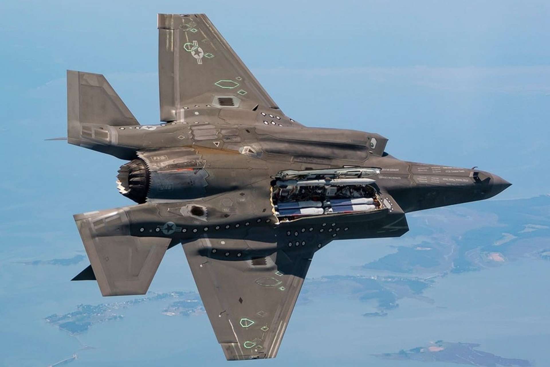 Raytheon demonstrated StormBreaker’s ripple-eight capability by launching eight precision-guided weapons from an F-35B during a flight test in Arizona, highlighting the fighter jet’s growing high-density strike potential (Picture Source: RTX)
