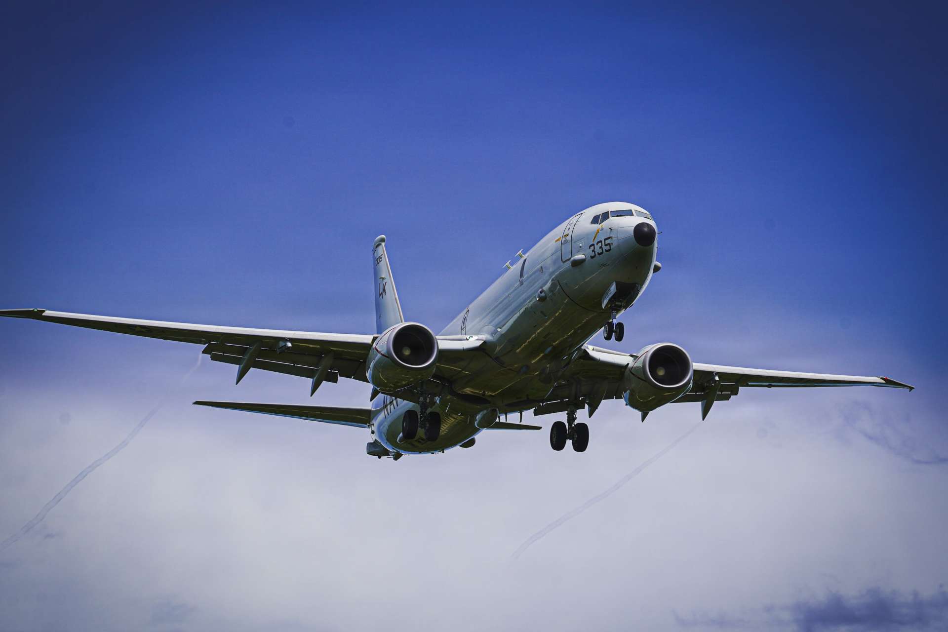 The U.S. Navy is expanding the P-8A Poseidon’s deployable mission-support infrastructure with five ground systems and 21 Fly-Away Kits, strengthening its ability to sustain advanced maritime patrol operations from dispersed locations (Picture Source: U.S. Navy)