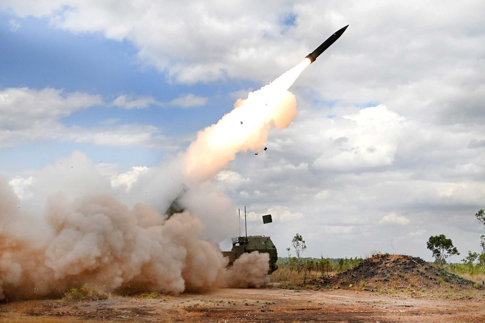The Australian Army successfully test-fired its first Precision Strike Missile (PrSM) from a HIMARS launcher on Australian soil during Exercise Talisman Sabre in the Northern Territory, hitting a target over 300 km away. (Picture source: Australian MoD)