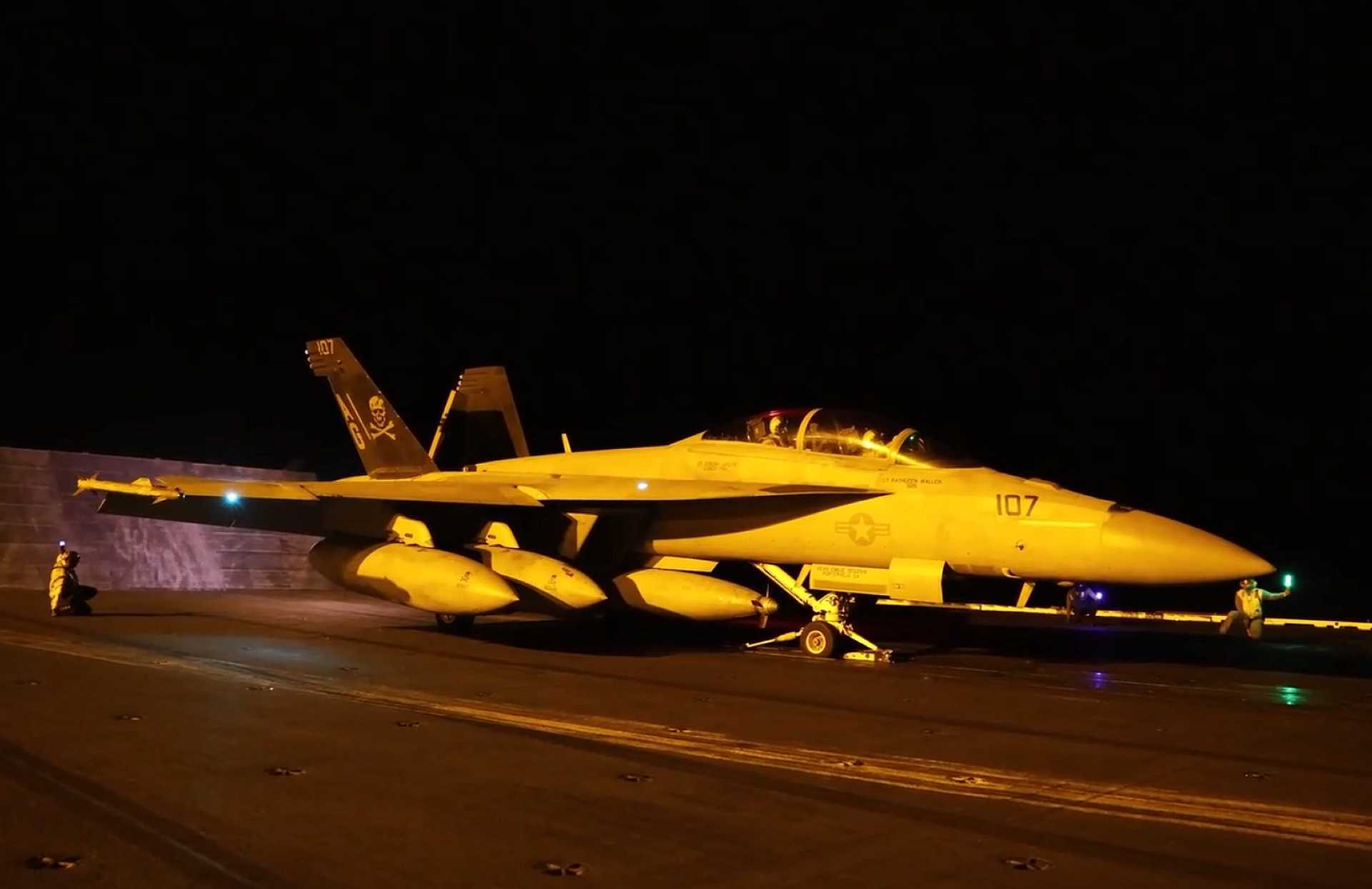 U.S. Navy fighter aircraft launch from an aircraft carrier during strike operations against Iranian military targets, highlighting the carrier air wing’s role in delivering long-range precision attacks while sustaining U.S. combat power across the Middle East.