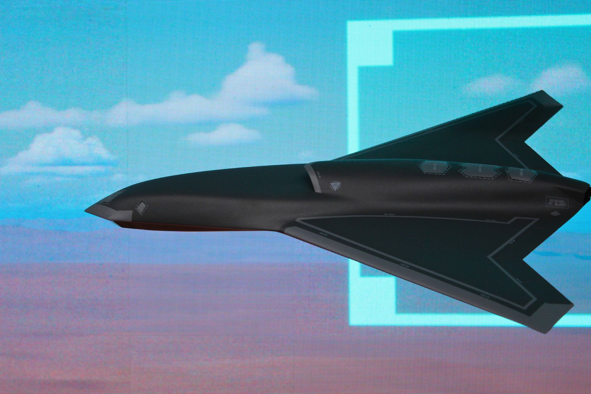 WDS 2026: U.S. Reveals Vectis as Next-Generation Collaborative Combat Aircraft