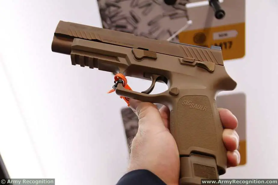 New Sig Sauer 9mm pistol M17 and M18 of US army at Shot Show 2018 925 001