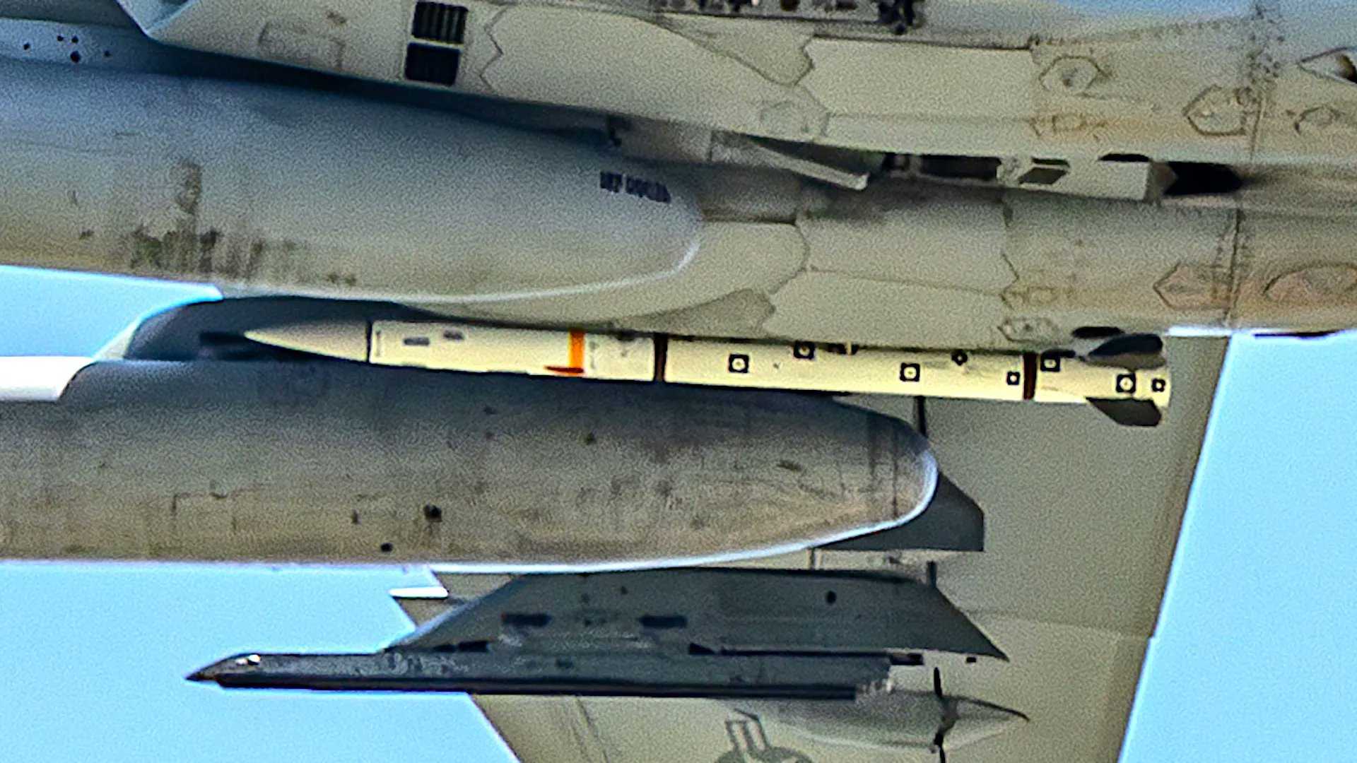 AIM-260 JATM Joint Advanced Tactical Missile United States specifications technical data review fact sheet pictures video