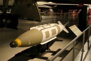 JDAM Joint Direct Attack Munition precision gps guided bomb left side view 001