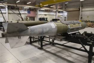 JDAM Joint Direct Attack Munition precision gps guided bomb right side view 001