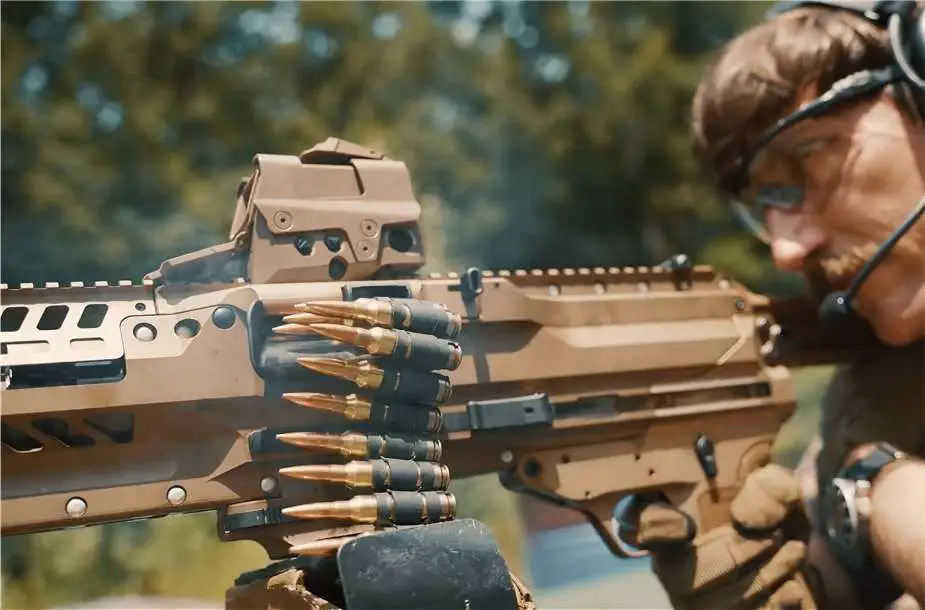 XM250 NGSW AR SIG MG 6.8mm automatic rifle light machine gun data United States details 925 004