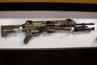 XM250 NGSW AR SIG MG 6.8mm automatic rifle light machine gun data United States right side view 001