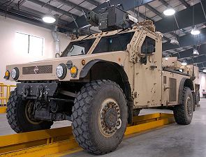 FTTS Future Tactical Truck Systems data sheet specifications information description intelligence identification pictures photos images Navistar US Army United States American defence industry