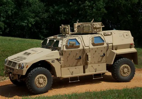 BAE Systems avec ses partenaires ArvinMeritor et Navistar Defense ont livré un prototype de véhicule JLTV (Joint Light Tactical Vehicle) en configuration avec blindage amélioré à l'armée américaine et au corps des marines. 