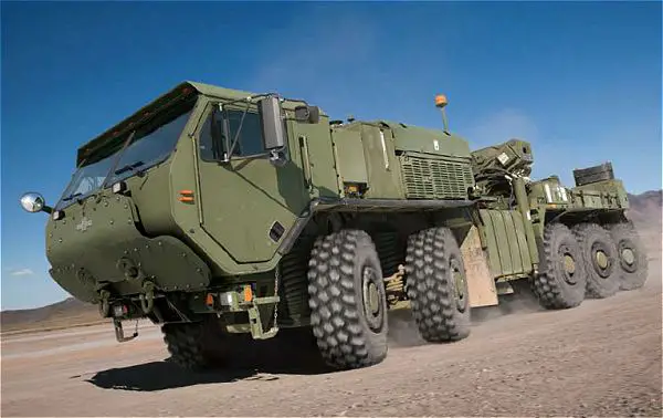 La société américaine Oshkosh Defence, une division de Oshkosh Corporation va fournir 100 camions LVSR (Logistics Vehicle System Replacement), ainsi que 120 kits de protection au Corps des Marines de l’armée américaine.