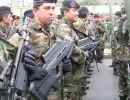 La société belge d'armement FN Herstal a souhaité marquer sa présence au Pérou durant le salon de défense SITDEF 2009. La FN Herstal leader mondial dans la production de fusils d'assaut, est prête pour la modernisation de l'armée péruvienne. Depuis de nombreuses années, le fusil standard de l'armée péruvienne est le FAL, qui a déjà fait ses preuves depuis de nombreuses années au sein de différentes armées dans le monde et lors de conflit. Mais le FAL se fait vieux, et l'armée péruvienne pourrait dans les prochaines années lancer une nouvelle demande pour le remplacement des fusils d'assaut FAL. La FN Herstal est prête à fournir ses services et ses compétences lorsque le moment se présentera. Au salon de défense SITDEF 2009, la FN Herstal présente toute sa nouvelle gamme de produits, dont l'excellent fusil d'assaut SCAR, qui a un poids inférieur à toutes les types d'armes actuellement sur le marché. Actuellement, l'armée péruvienne utilise déjà le fusil de combat F2000 et le P90 de la FN Herstal.