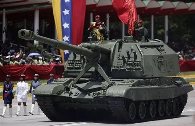 Venezuela bought from Russia, the latest version of the Russian made tracked self-propelled howiter 2S19. This vehicle he was seen for the first time in the country during the military parade marking 200 years of Venezuela's independence in Caracas, Venezuela, Tuesday July 5, 2011.