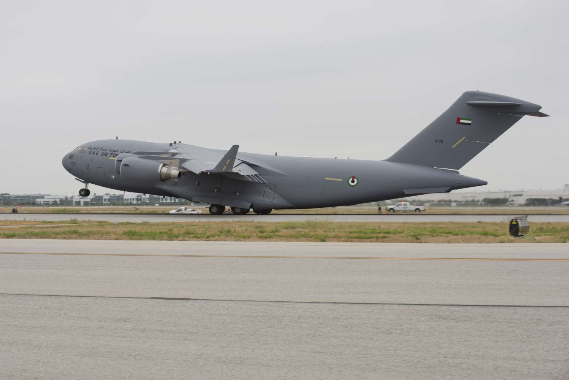 A UAE C-17 Globemaster III will receive an upgraded LAIRCM defensive suite under a $42.93 million Boeing contract, improving protection against infrared-guided missiles during low-altitude transport missions (Picture source: Boeing).