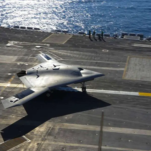 The X-47B Unmanned Combat Air System demonstrator taxis aboard USS Harry S. Truman (CVN 75), whose pioneering unmanned aircraft trials helped establish experience relevant to the U.S. Navy’s current push for carrier-capable Collaborative Combat Aircraft operating from Ford and Nimitz-class carriers (Picture Source: U.S. Navy)