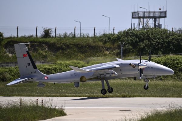 Bayraktar AKINCI strategic UCAV drone Baykar Türkiye specifications technical review data fact sheet armament sensors payload pictures video