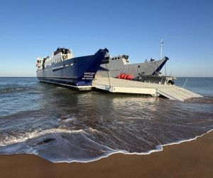 The stern landing arrangement addresses the hydrodynamic disadvantages of conventional bow-ramp craft, which normally combine a shallow draft, broad bow, and flat bottom to maximize beach access. (Picture source: Seatransport)