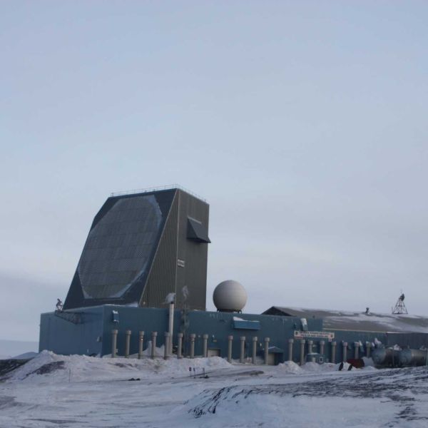 Raytheon will modernize eight strategic radars of the U.S. Space Force to improve the detection of ballistic missile attacks, track more missiles and objects in space simultaneously, and deliver faster, more accurate tracking data for missile warning and defense operations. (Picture source: US DoD)
