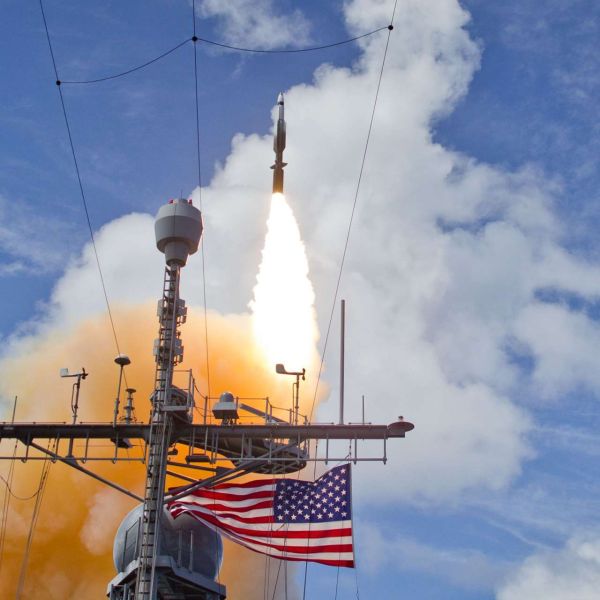 Raytheon has secured a contract worth up to $6.3 billion to produce and sustain SM-3 Block IB interceptors, strengthening U.S. sea-based ballistic missile defense capacity and replenishing critical missile inventories (Picture Source: U.S. Navy)