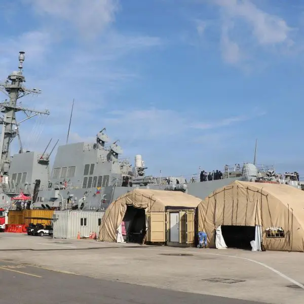 Arleigh Burke-class guided-missile destroyer USS Pinckney (DDG 91) alongside Changi Naval Base during a ship repair and maintenance exercise in Singapore in January 2026. The U.S. Navy is developing containerized expeditionary repair facilities to support maintenance from dispersed locations away from major naval bases. (Picture source: US DoD)