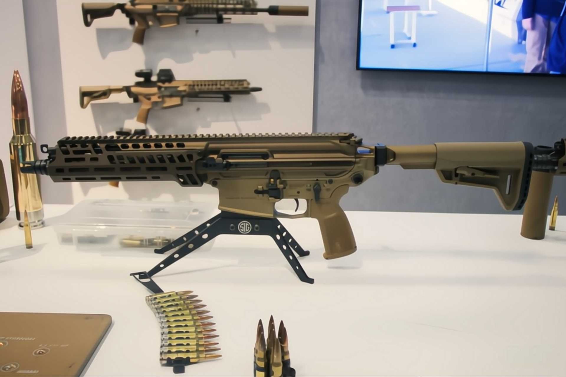 The shorter barrel of the XM8 reduces the muzzle velocity compared to the M7 barrel, but improves maneuverability in vehicles, buildings, and other confined environments, where longer weapons can limit the movement of soldiers. (Picture source: Army Recognition)
