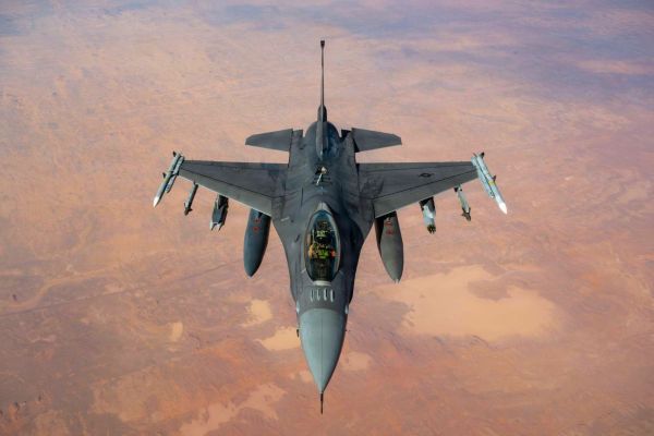 A combat-loaded U.S. Air Force F-16 flies over the Middle East carrying a mixed weapons configuration tailored for air defense, precision strike and potential counter-drone missions (Picture Source: U.S. CENTCOM)
