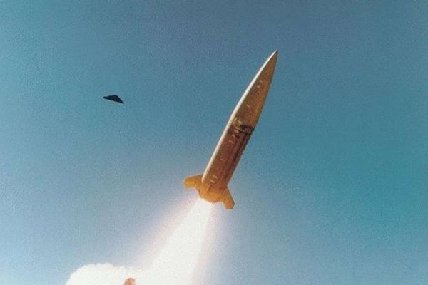 M39 Army Tactical Missile System ATACMS United States specifications technical review data fact sheet variants M39 Block I M39A1 Block IA ATACMS Block II pictures video