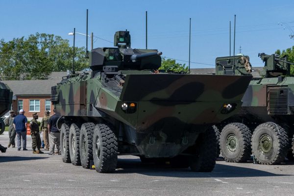 ACV-30 Amphibious Combat Vehicle 30 mm cannon BAE Systems United States Marine Corps specifications technical review data fact sheet pictures video