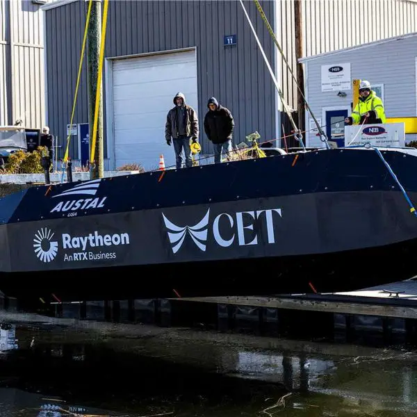Raytheon HADALUS gives the U.S. Navy a low-cost, long-endurance unmanned undersea vehicle with more than 3,700 km (2,000 nautical miles) of range, designed to support detection, target reacquisition and engagement missions in contested waters.