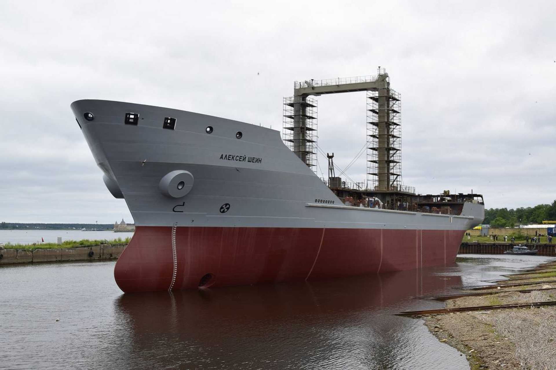 A Project 23130 tanker can remain at sea for 60 days and sail 8,000 nautical miles, enough to support deployments from northern Russia to the Mediterranean, the Caribbean or parts of the Indian Ocean when combined with port access or additional refueling. (Picture source: OCK)