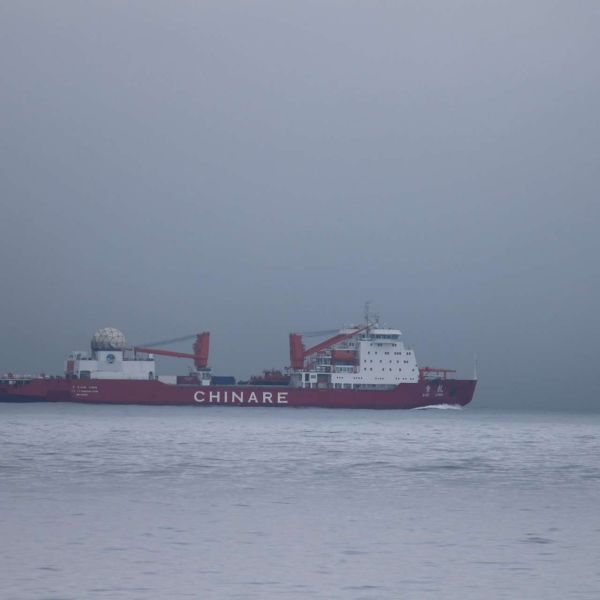 USCGC Munro monitors the Chinese research icebreakers Xue Long and Xue Long 2 in the Bering Sea as Beijing expands its Arctic presence and seabed-survey capabilities near U.S. maritime zones (Picture source: U.S. DoW).