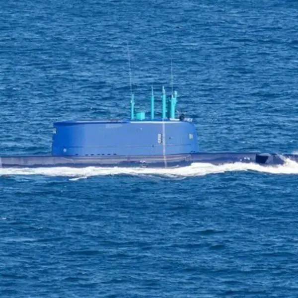 The INS Drakon is unique within the Dolphin-class because it combines an extended hull with a much larger sail and added internal mission volume, making it a direct technological bridge to the future Dakar-class submarines. (Picture source: Michael Nitz, Naval Press Service via X/indomiliter)