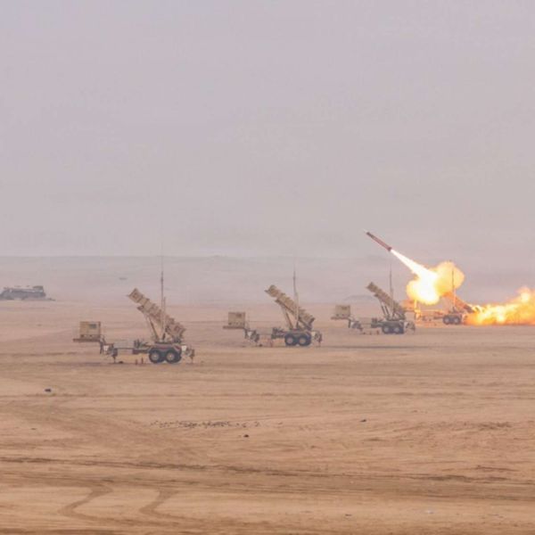 The news highlights how Operation Epic Fury is accelerating Gulf states’ shift toward layered, U.S.-supplied air and missile defense networks integrating interceptors, advanced sensors, command systems and counter-drone défenses (Picture Source: U.S. Army)