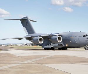 The U.S. Air Force is assessing whether restarting the C-17 Globemaster III production after an 11-year manufacturing hiatus could add strategic airlift capacity before its replacement enters service in the 2040s. (Picture source: Australian MoD)