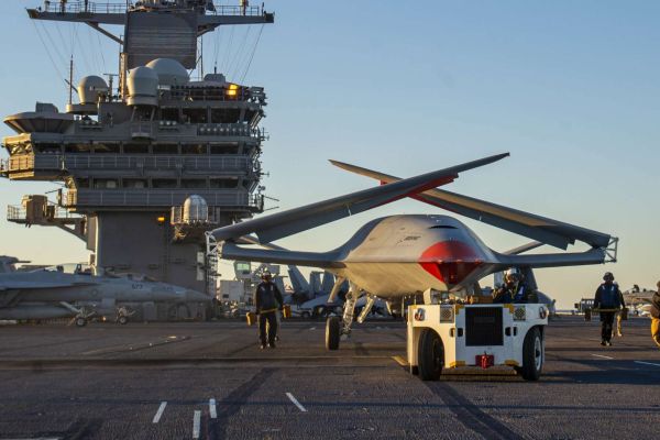 MQ-25A Stingray Boeing carrier-based unmanned aerial refueling aircraft United States Navy specifications technical review data fact sheet pictures video