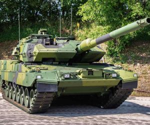 Strv 123A Swedish main battle tank Leopard 2 REMO modernization specification technical review data fact sheet armament protection combat equipment pictures video