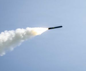 The SLCM-N is a new nuclear-armed cruise missile intended to restore the U.S. submarine-launched nuclear strike capability previously provided by the TLAM-N, a nuclear Tomahawk missile withdrawn from operational deployment in 1992 and retired in 2013. (Picture source: US DoD)