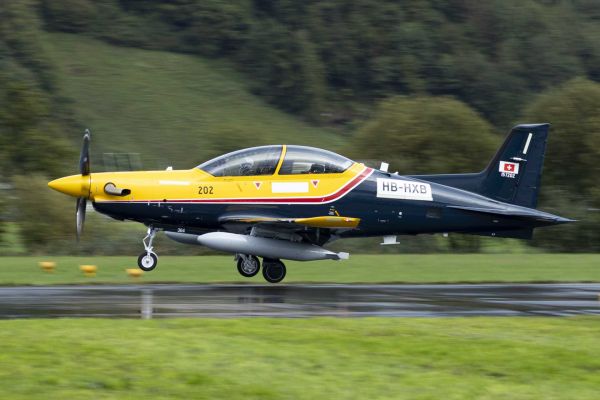 The CT-157 Siskin II is the Canadian designation for the Pilatus PC-21, a turboprop advanced trainer capable of reaching 685 km/h and +8 to -4 g, which the RCAF will use for both advanced fixed-wing and jet-oriented training under the Future Aircrew Training program. (Picture source: Pilatus Aircraft)
