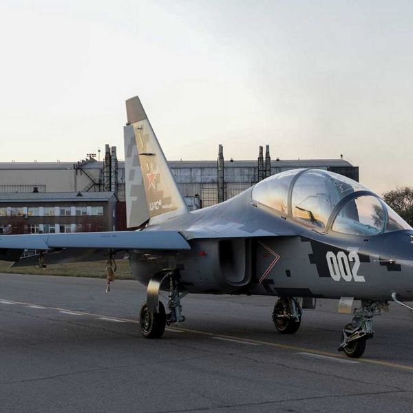 The Yak-130M replaces more than 50% of the Yak-130's onboard equipment, adding the BRLS-130R AESA radar, SOLT-130K electro-optical targeting system, President-S130 self-protection suite, KSS-130 communications system, as well as R-77-1 and R-74M missiles. (Picture source: UAC)