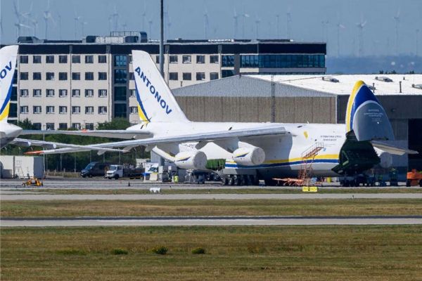 An Antonov Airlines AN-124-100M heavy transport approaches Leipzig/Halle Airport in Germany. The airport hosts NATO’s SALIS strategic-airlift operations and has become the focus of a German investigation into explosive-carrying drones.