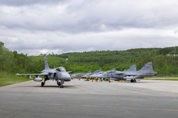 Johansson identified the supply chain as Saab's main constraint, specifically pointing to the need to secure strategic materials, increase inventories, qualify additional suppliers, and selectively bring work back in-house. (Picture source: Norwegian MoD)