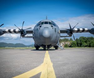 Kentucky Air National Guard C-130J Super Hercules aircraft completed 24 tactical airlift missions during NATO’s Ramstein Flag 2026 exercise, moving personnel and cargo across six European countries to test distributed operations and allied mobility (Picture source: U.S. DoW).
