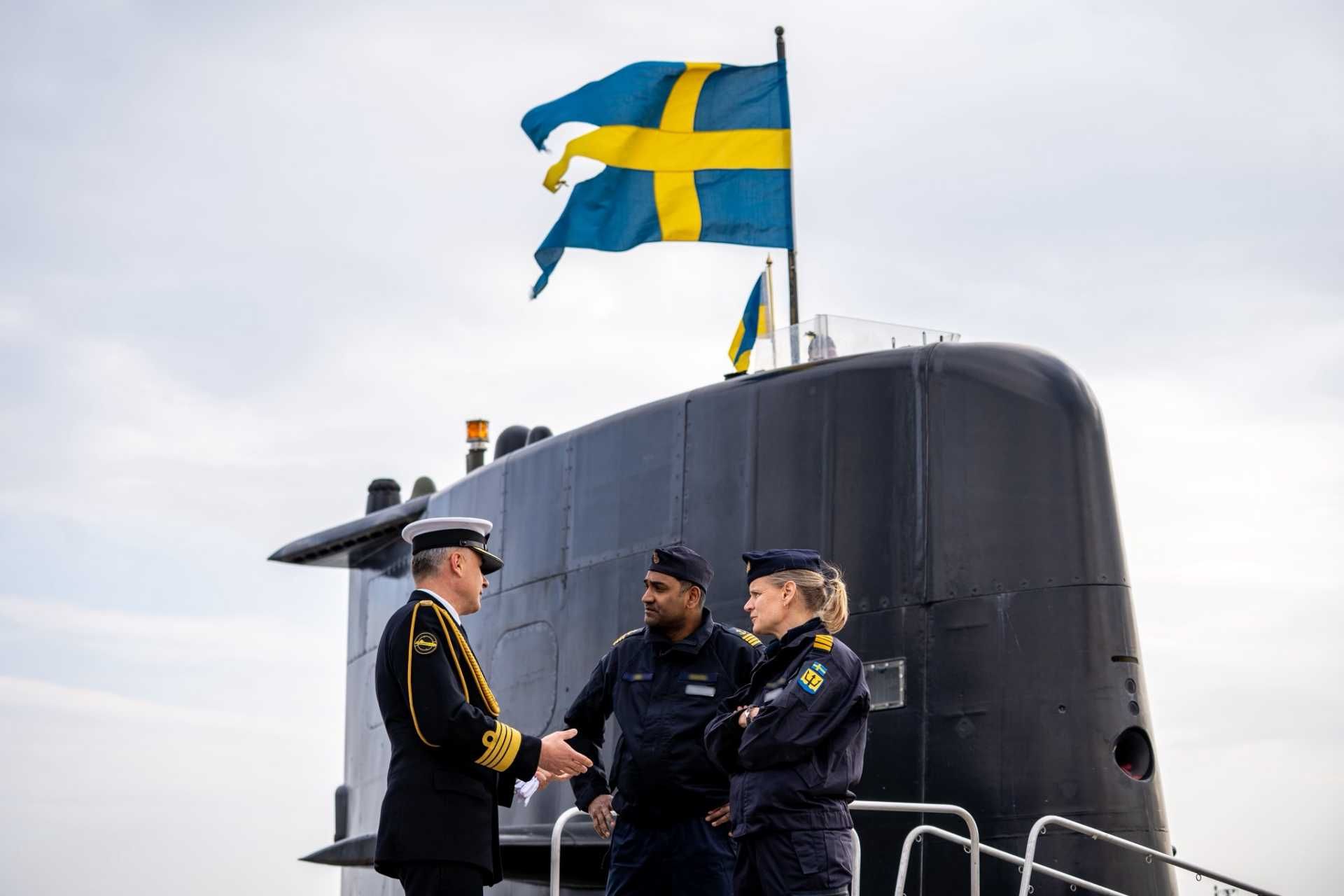 Swedish Navy submarine arrives at Gdynia Naval Base, symbolizing deepening Poland-Sweden defense cooperation, joint capabilities, and strengthened NATO presence in the Baltic Sea.