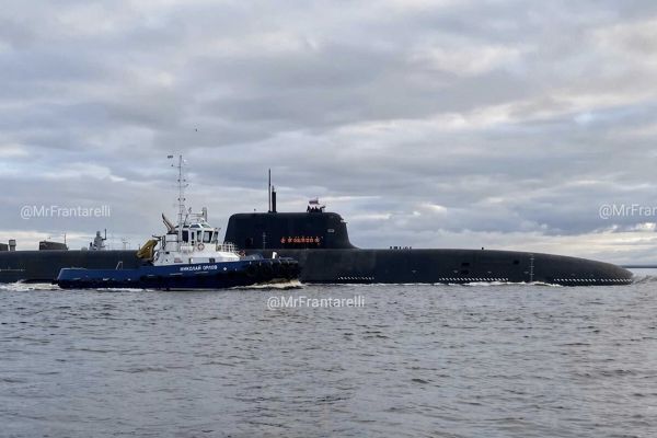 The Khabarovsk is the first Russian nuclear-powered submarine built specifically to carry and launch six long-range, nuclear-powered Poseidon underwater weapons against strategic targets. (Picture source: X/Massimo Frantarelli)