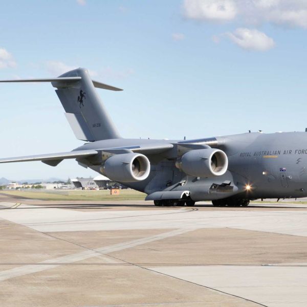 The U.S. Air Force is assessing whether restarting the C-17 Globemaster III production after an 11-year manufacturing hiatus could add strategic airlift capacity before its replacement enters service in the 2040s. (Picture source: Australian MoD)