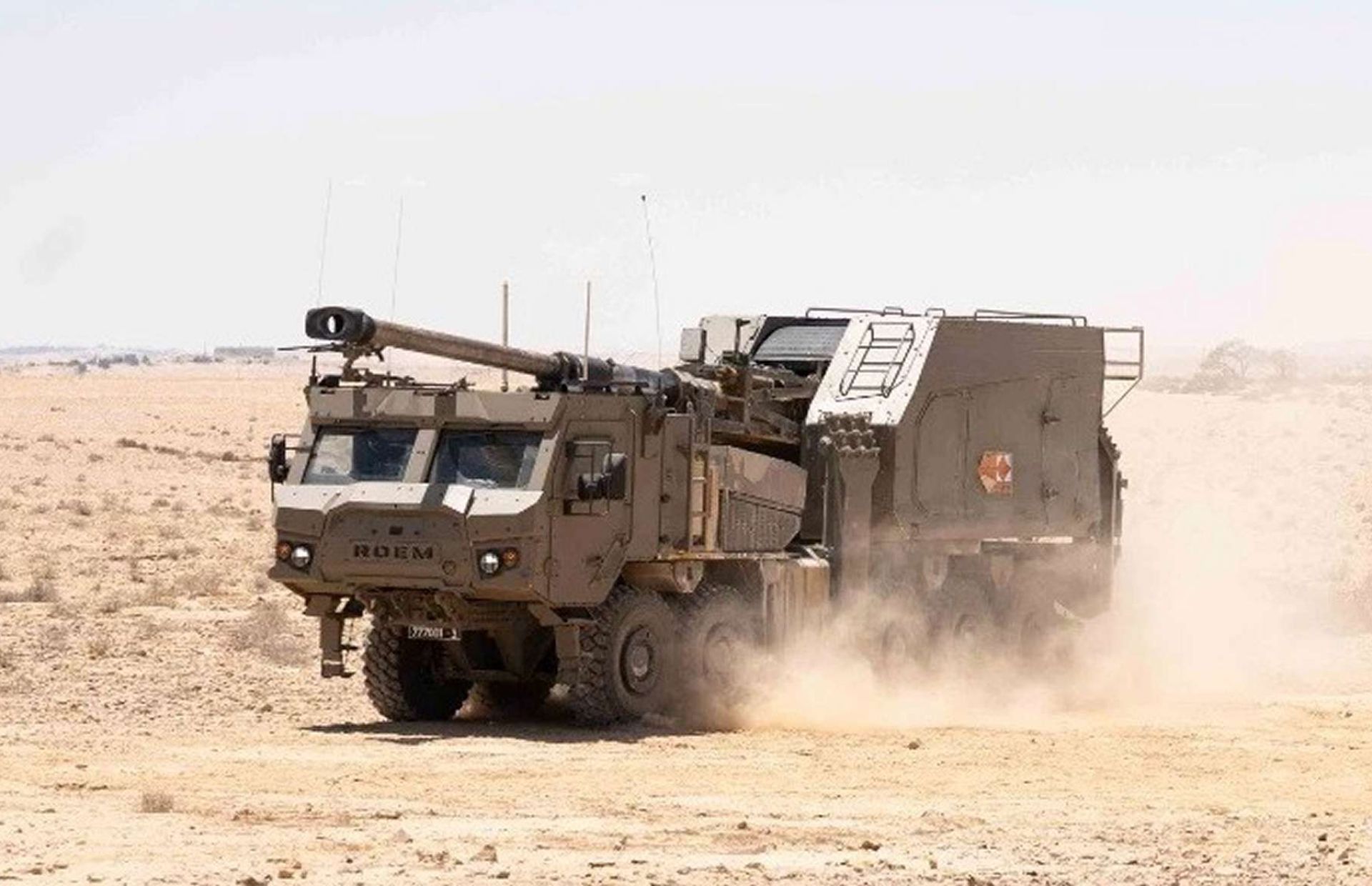 SIGMA 155 Roem self-propelled howitzer of the IDF Artillery Corps featuring a 155 mm gun with up to 40 km range, fully automatic shell loading, a reduced three-soldier crew, and advanced digital command-and-control enabling rapid, networked fire missions and high-tempo shoot-and-move operations (Picture source: Israel MoD).